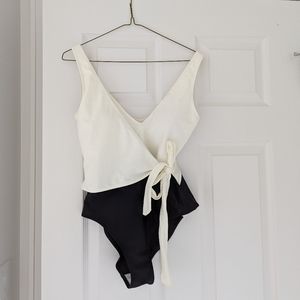 Summersalt size 6 bathing suit worn 1x